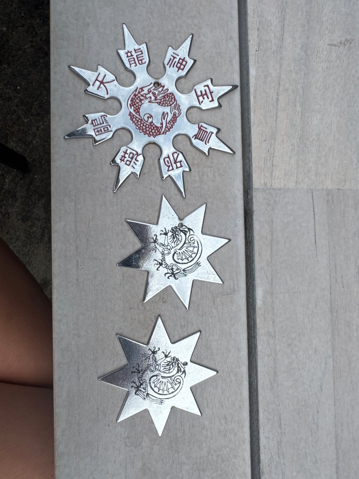 Decoratieve metalen sterren met drakenmotief uit Taiwan, Ophalen of Verzenden, Gebruikt