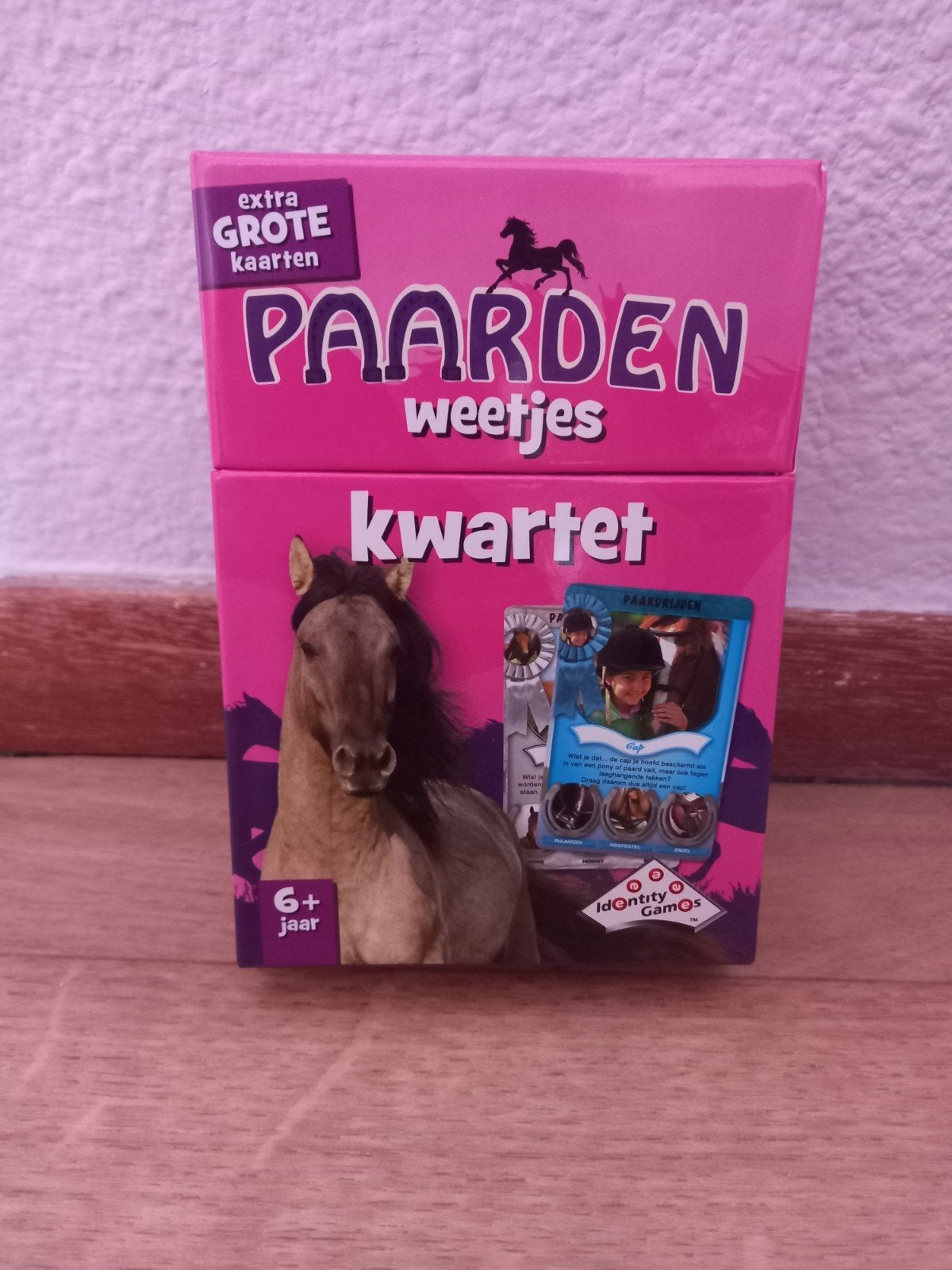Paarden weetjes kwartet, Vijf spelers of meer, Ophalen of Verzenden, Gebruikt, Identity Games
