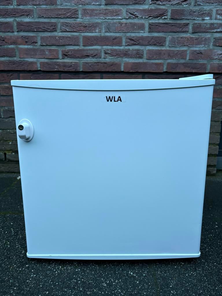WLA BF320W Mini-Vrieskast, Ophalen, Met vriesvak, Minder dan 45 cm, Minder dan 85 cm