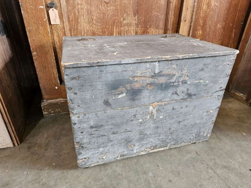 stoere oude kist ``WOONWINKEL RUSTIEK``, Gebruikt, Minder dan 50 cm, Ophalen of Verzenden, 50 tot 75 cm