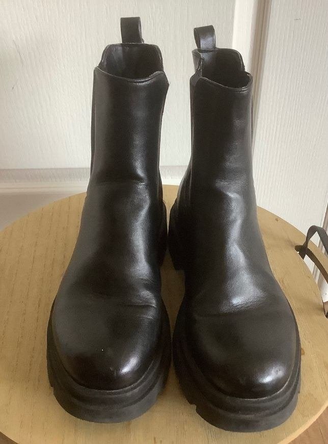 Vrijwel nieuwe Chelsea boots maat 40, Ophalen of Verzenden, Zo goed als nieuw, Zwart, Boots