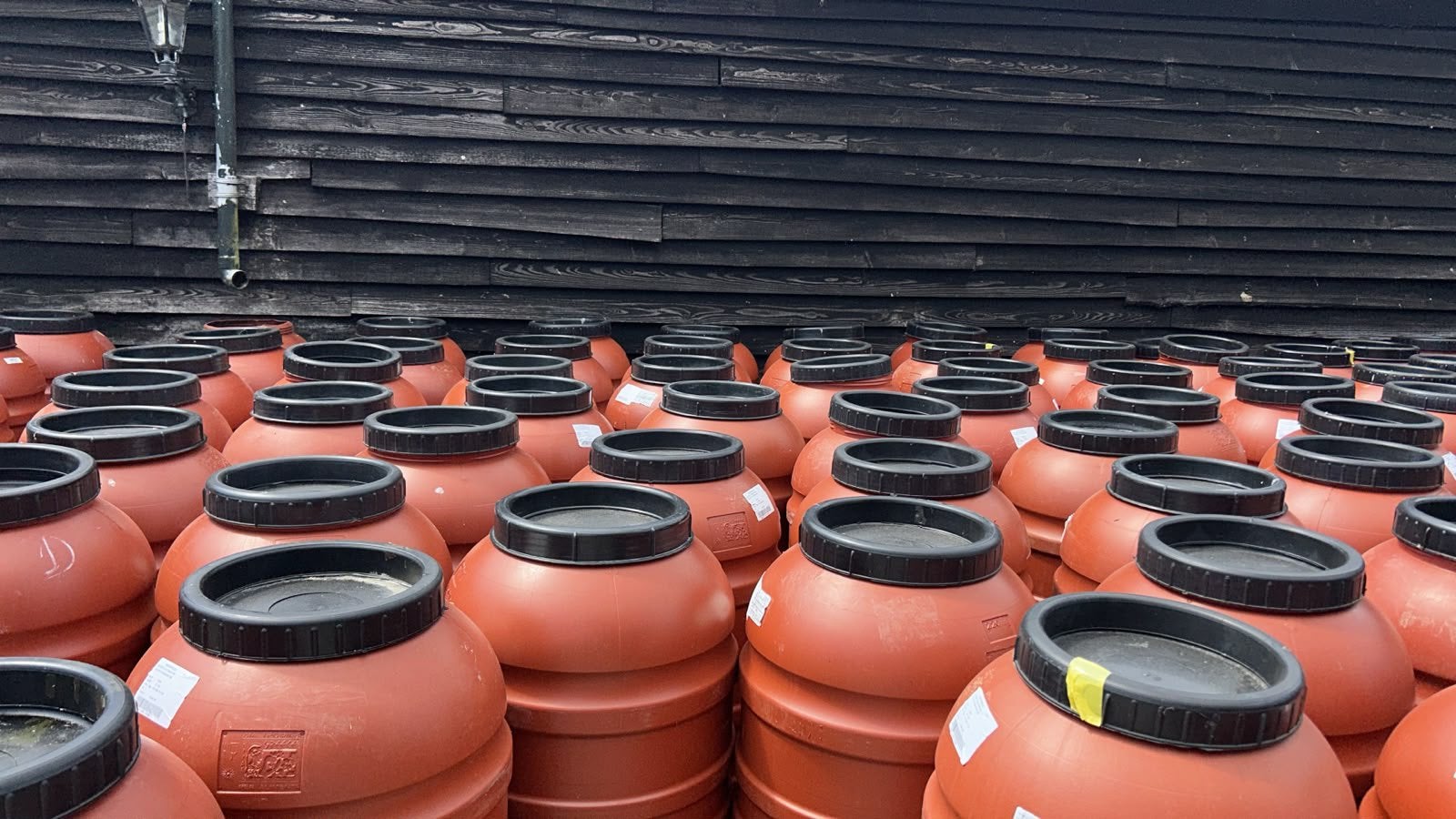 Voorraad regentonnen regenton barrels vaten 220 ltr va €10, 150 liter of meer, Ophalen, Gebruikt