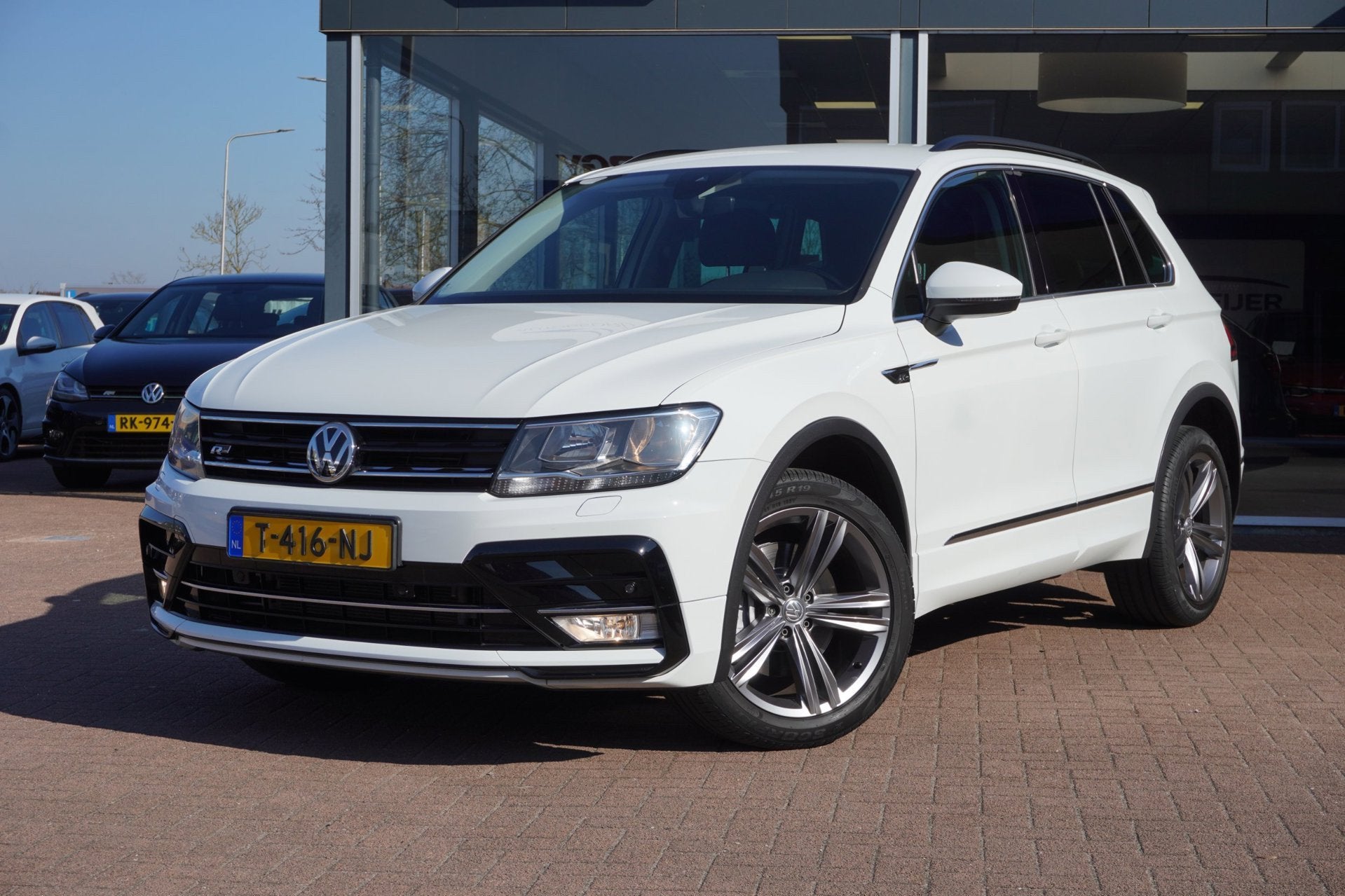 Volkswagen Tiguan 2.0 TSI 4Motion Highline / R-Line | Automa, Auto's, Dealer onderhouden, Stof, Gebruikt, Euro 6