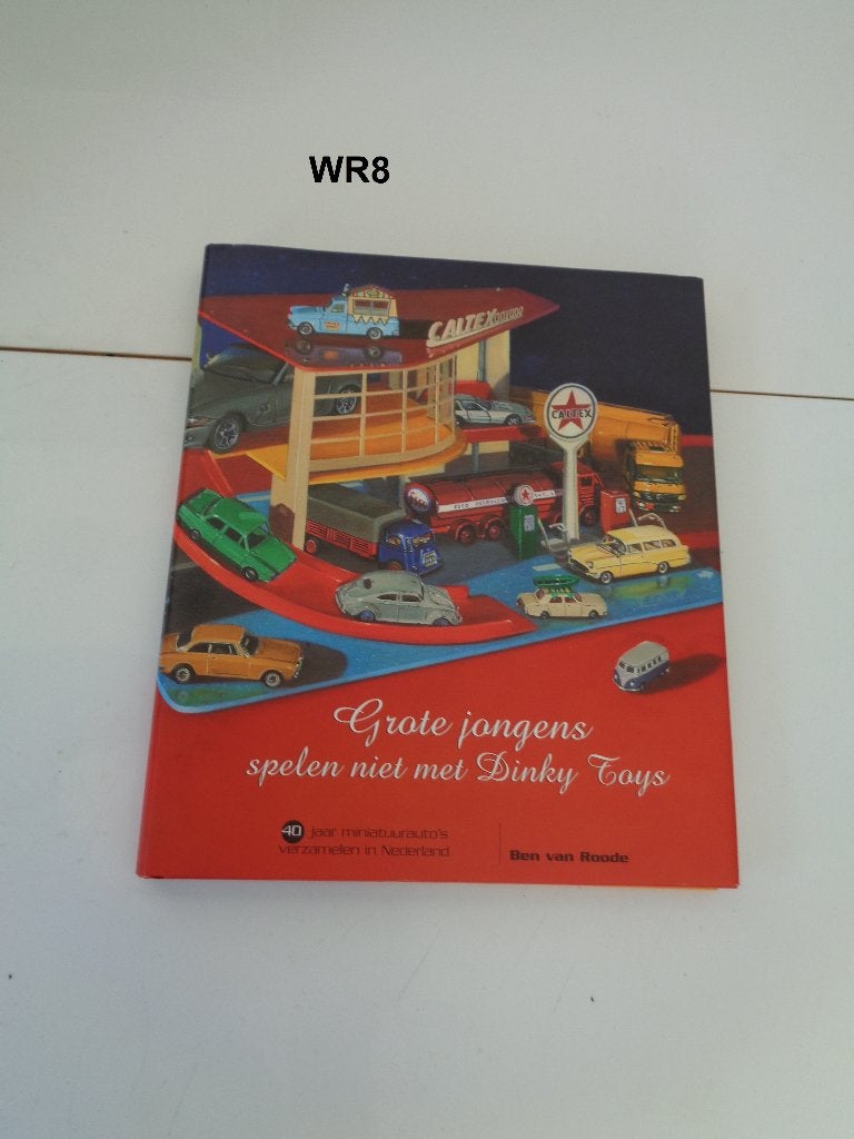 grote jongens spelen niet met dinky toys, Ophalen of Verzenden, Zo goed als nieuw, Overige onderwerpen