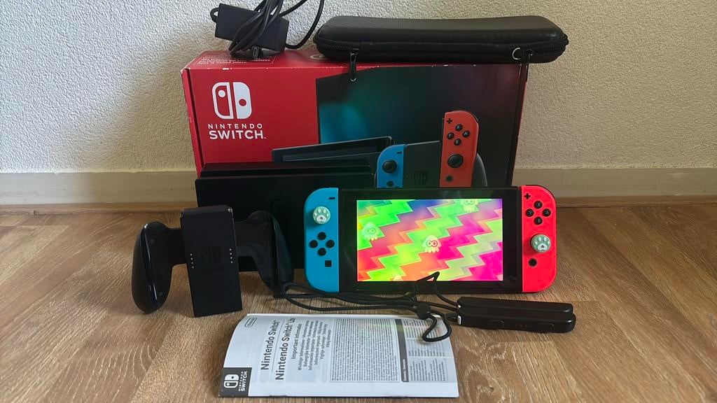 Nintendo Switch V2 + 64 GB SD - Compleet (Geen stick drift), Spelcomputers en Games, Spelcomputers | Nintendo Switch, Ophalen of Verzenden
