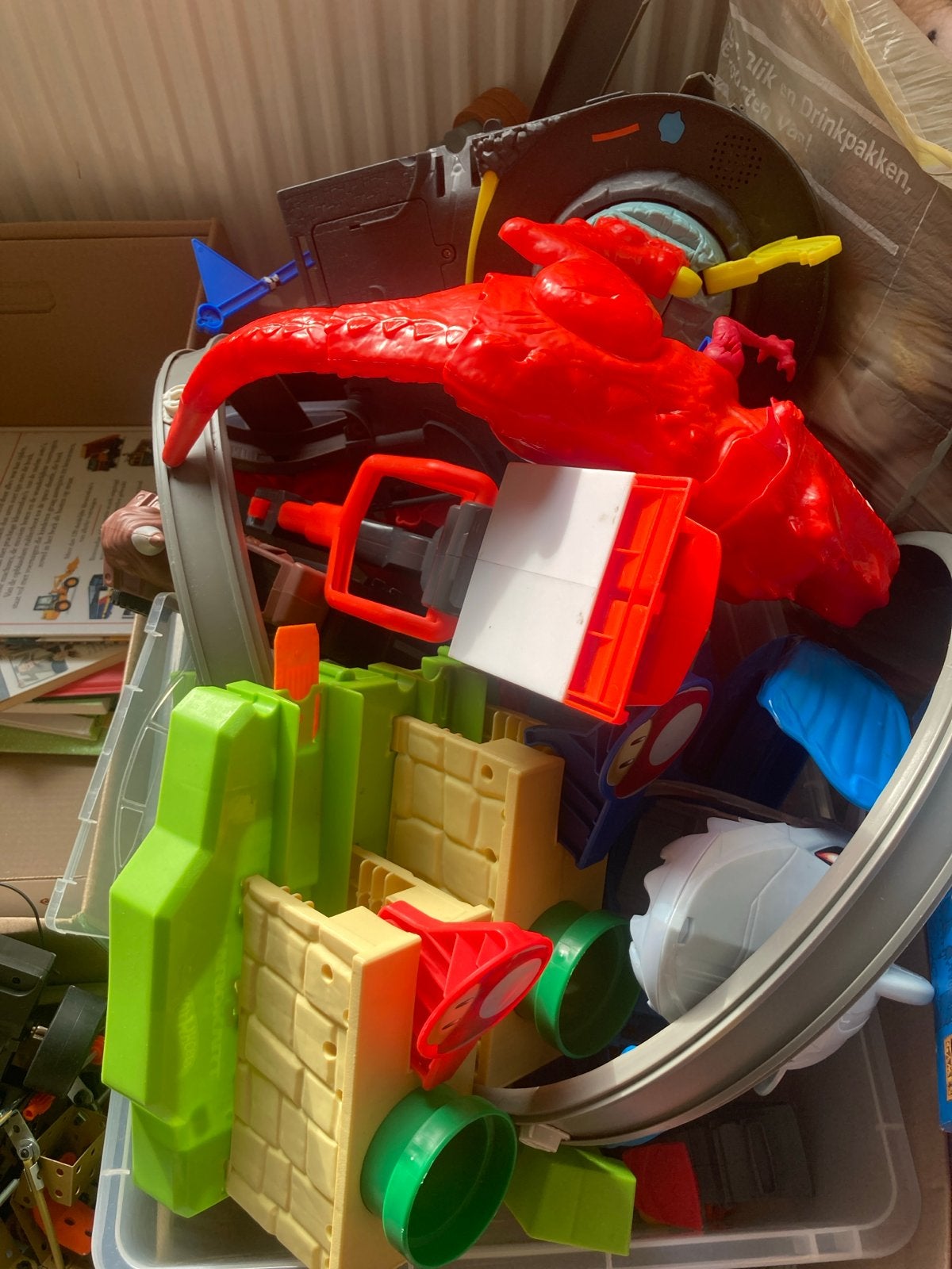 Grote partij Hot Wheels racebanen met auto's, dino's & Mario, Ophalen, Gebruikt