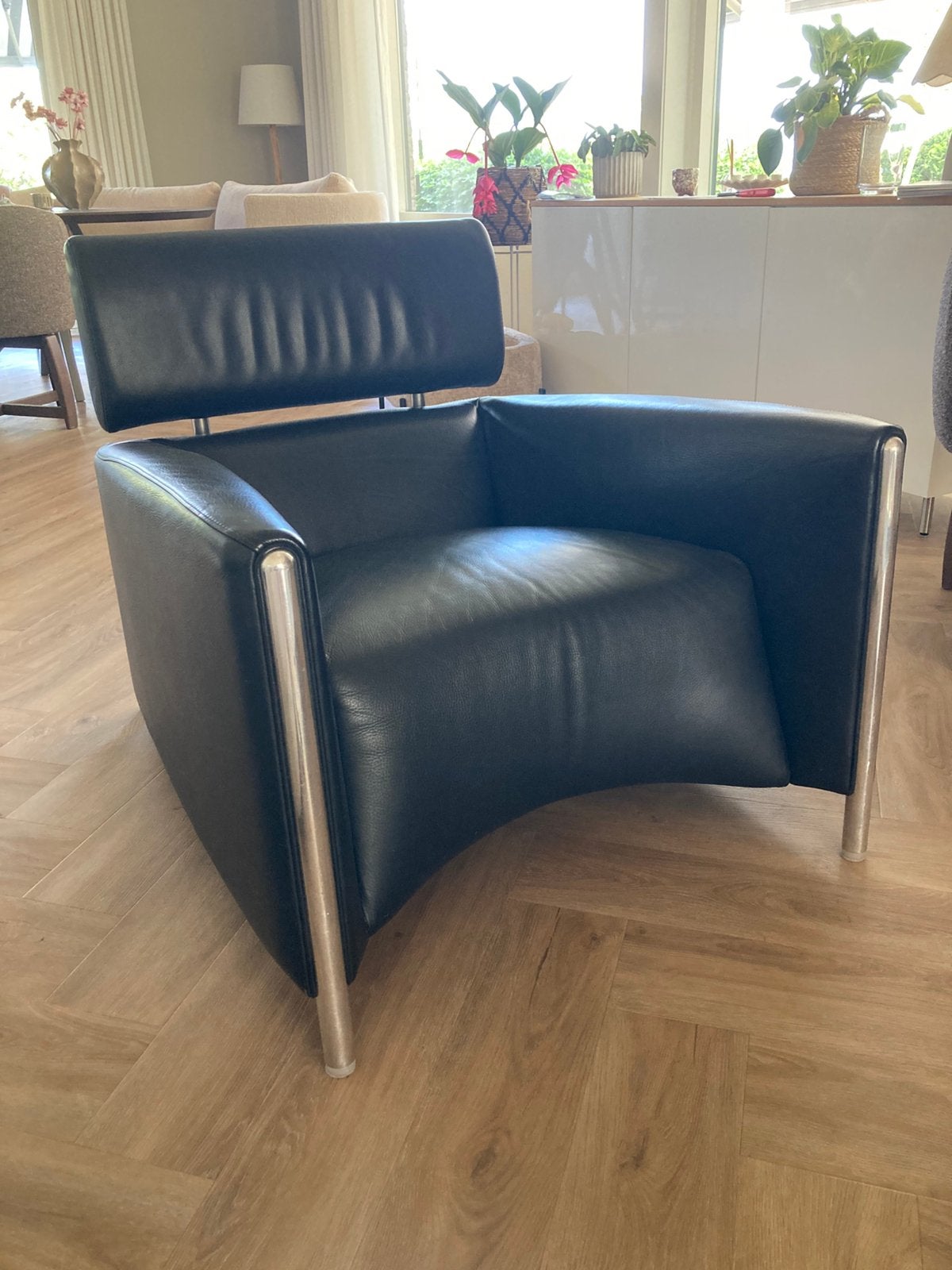 Leolux Oblomov fauteuil zwart leder, Ophalen of Verzenden, Zo goed als nieuw, 75 tot 100 cm