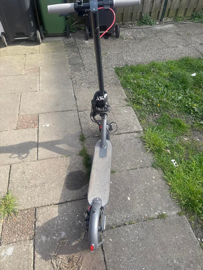 Elektrische step 30 km/u - Snel en handig vervoer, Ophalen of Verzenden, Gebruikt, Elektrische step (E-scooter)