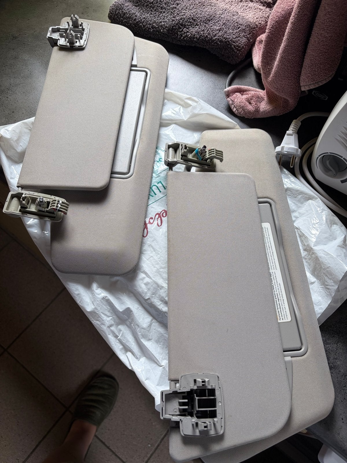 Dubbele zonnekleppen Mercedes W212 in nette staat, Auto-onderdelen, Interieur en Bekleding, Ophalen, Gebruikt, Mercedes-Benz