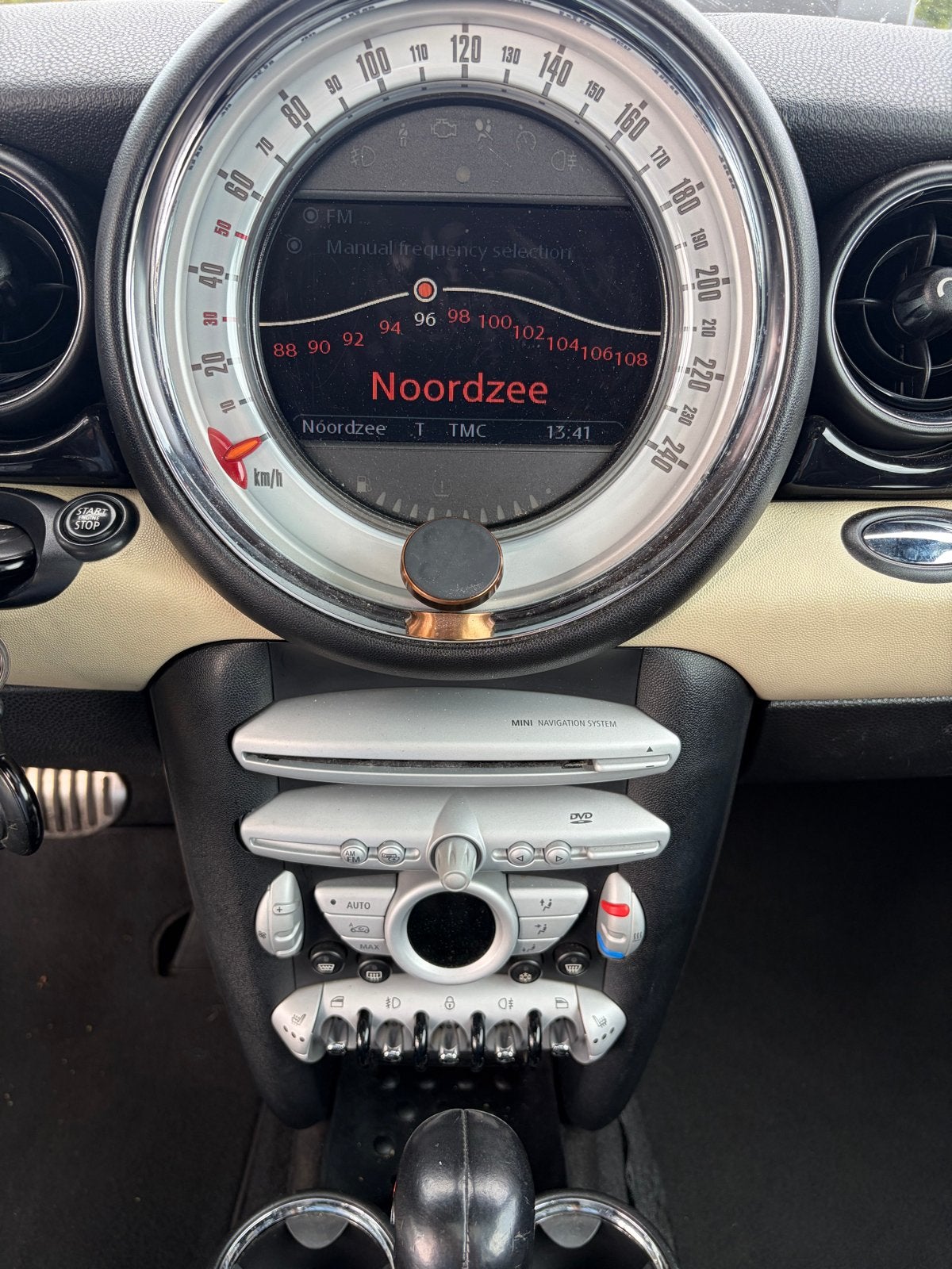 Foto 12 van Mini Clubman 1.6 Cooper S AUT 2008 Wit