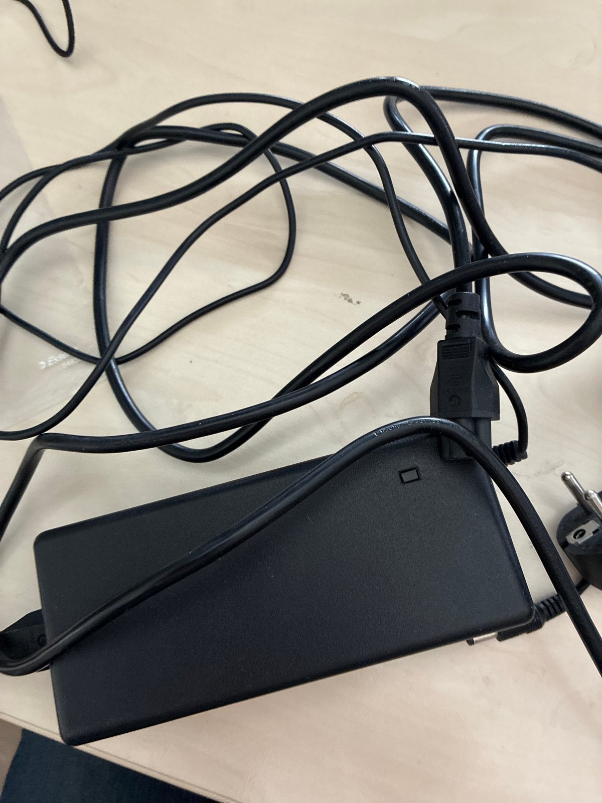 Universele oplader/adapter, Computers en Software, Ophalen of Verzenden, Gebruikt