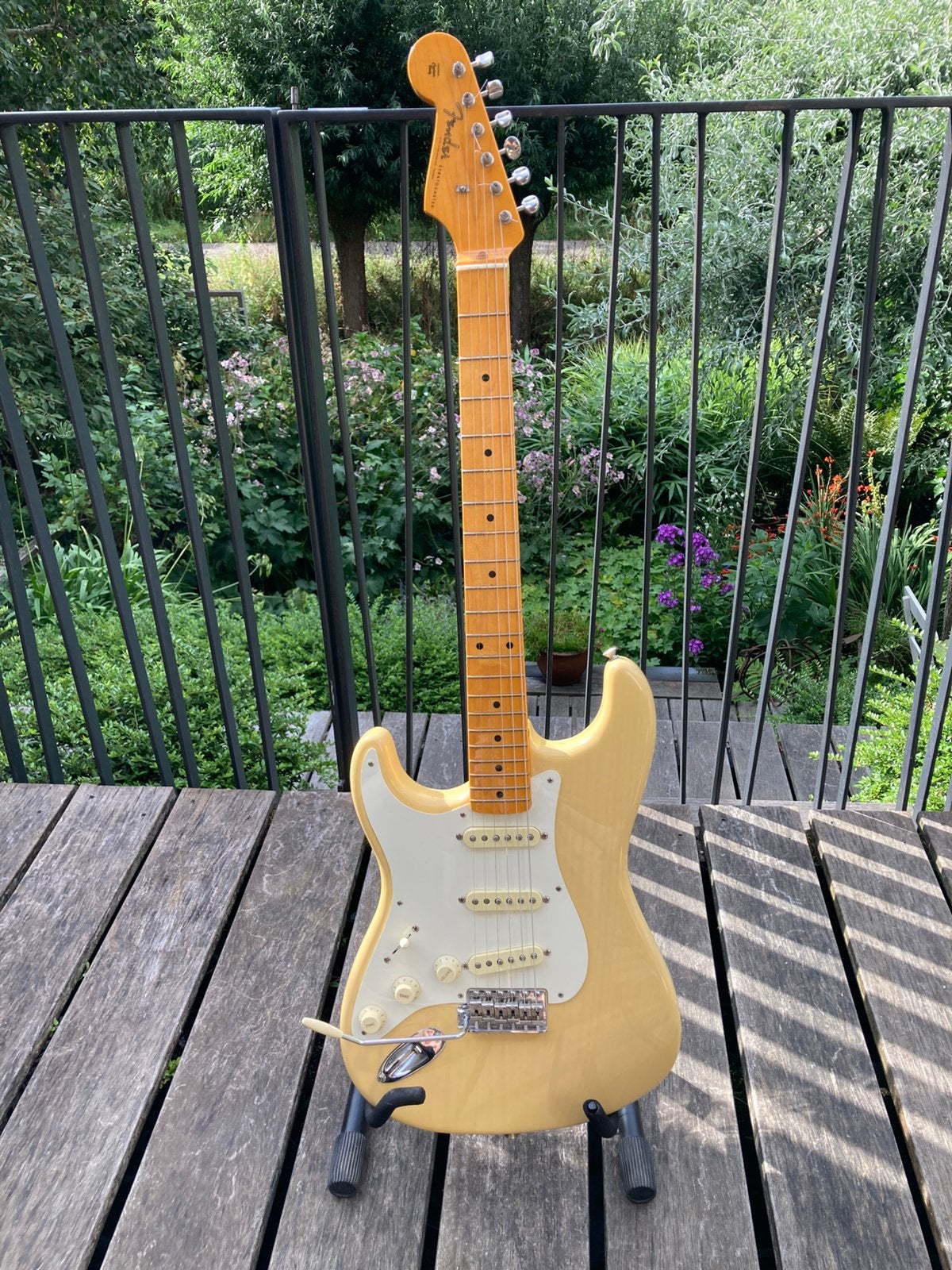 Lefty Fender American Vintage 2 1957 strat, Ophalen, Zo goed als nieuw, Solid body, Fender