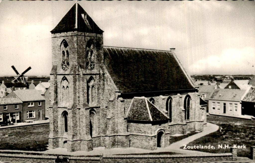 Zoutelande - Kerk - N.H., Ophalen of Verzenden, 1940 tot 1960, Gelopen, Zeeland