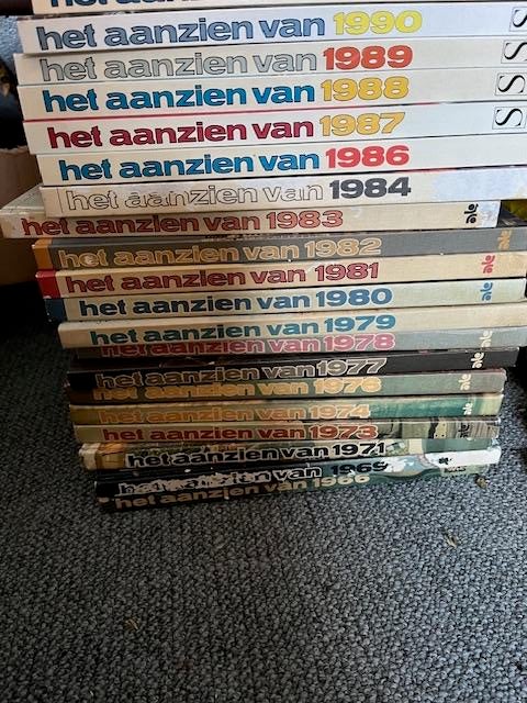 Het Aanzien van 1966 t/m 2009 - Complete Jaaroverzichten, Boeken, Ophalen of Verzenden, Gelezen