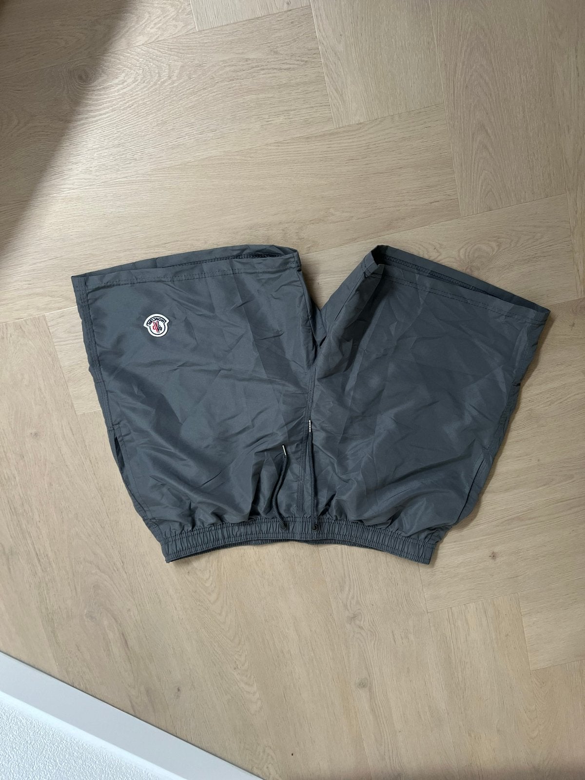 Moncler zwembroek XL (valt als L) nieuw en ongedragen, Kleding | Heren, Badmode en Zwemkleding, Ophalen of Verzenden, Maat 52/54 (L)
