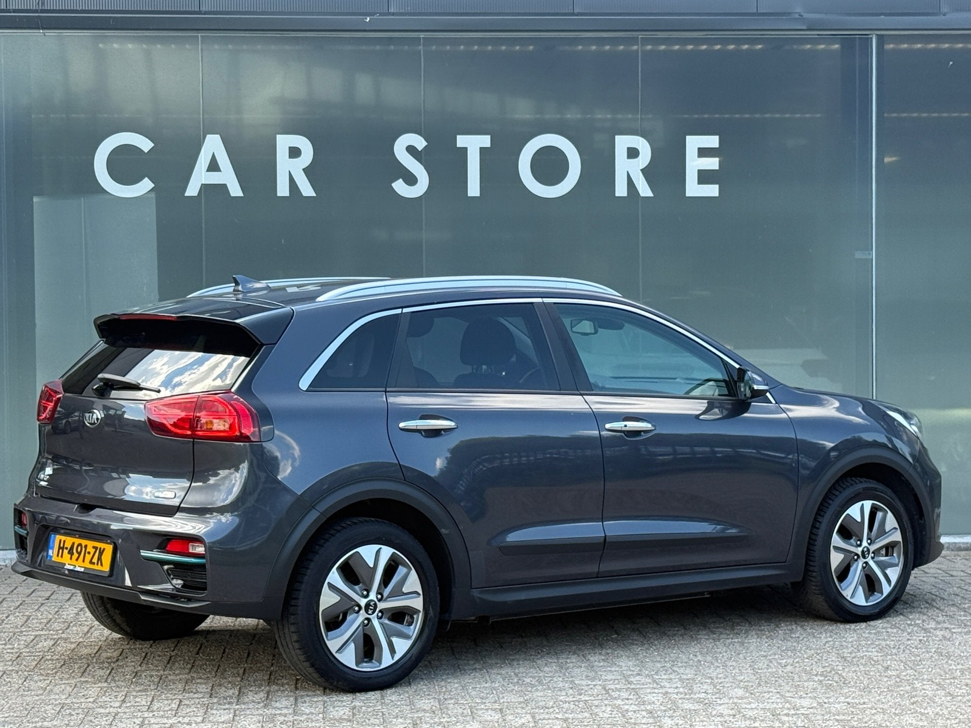 Kia E-Niro ExecutiveLine 64 kWh 100% SOH WARMTEPOMP, Auto's, Kia, Dealer onderhouden, Gebruikt, Zwart, 1712 kg