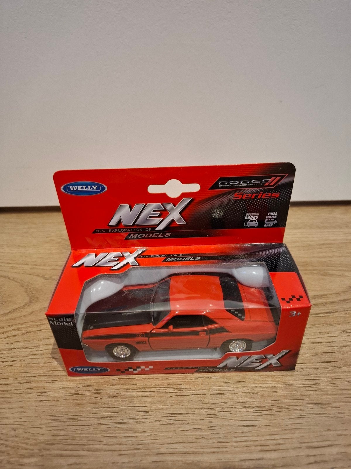 Dodge Challenger 1:43 schaalmodel - Welly NEX, Ophalen of Verzenden, Nieuw, Auto, Overige merken