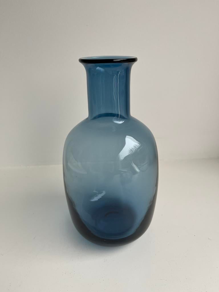 Vintage IKEA blauw glazen vaas, Blauw, Ophalen of Verzenden, Minder dan 50 cm, Glas