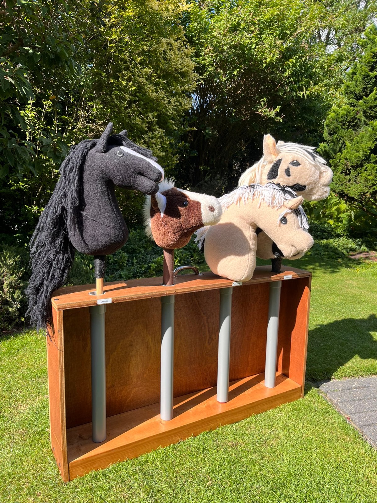 Stokpaarden set, Ophalen, Zo goed als nieuw