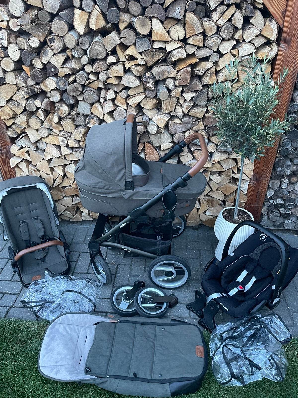 Mutsy Nio kinderwagen set Pine Green +Maxi Cosi +Accessoires, Ophalen, Zo goed als nieuw, Combiwagen, Mutsy