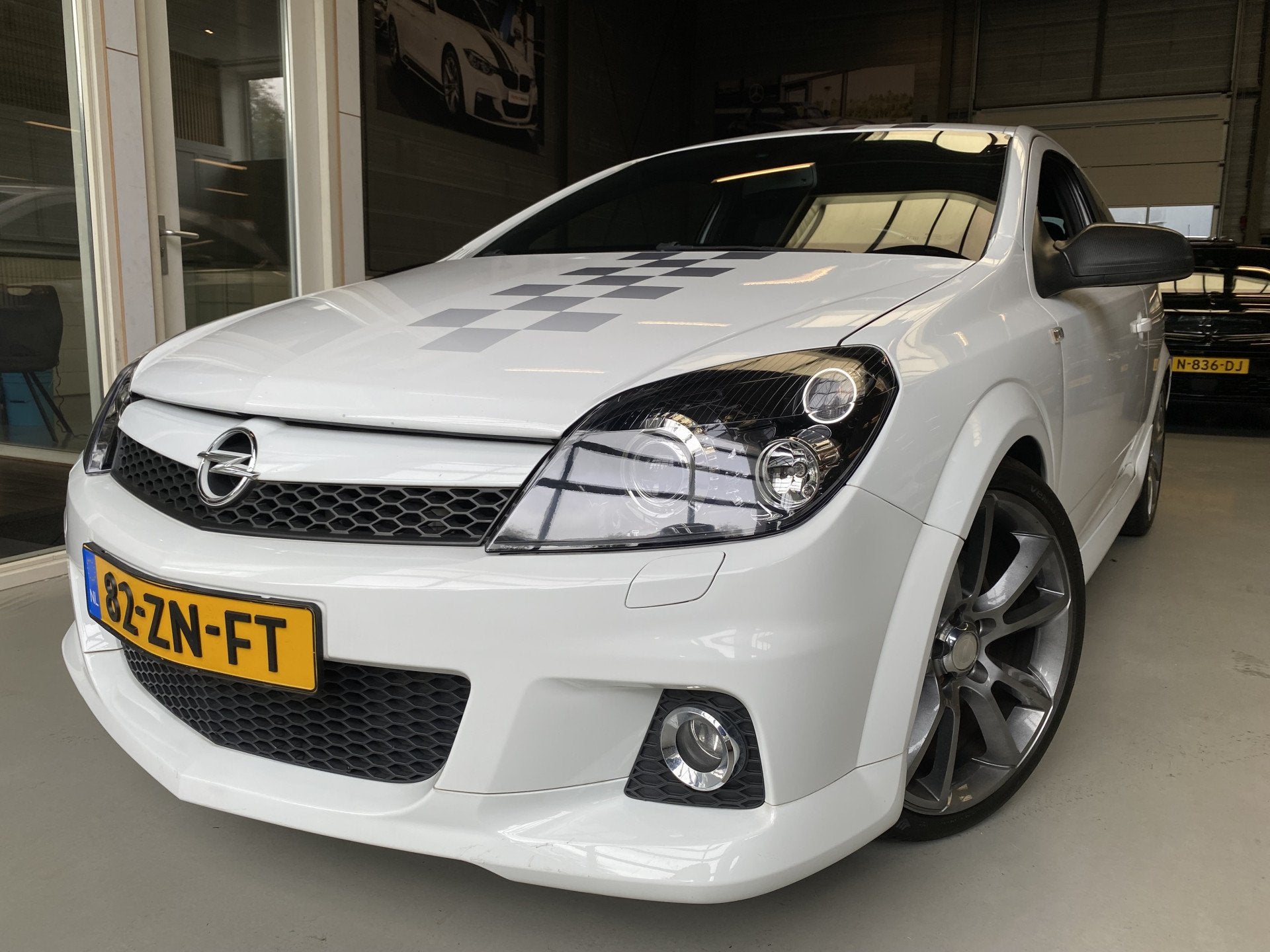 Opel Astra GTC 2.0 T OPC Nürburgring edition nr 497 van 835, Auto's, Gebruikt, Zwart, 4 cilinders, Wit