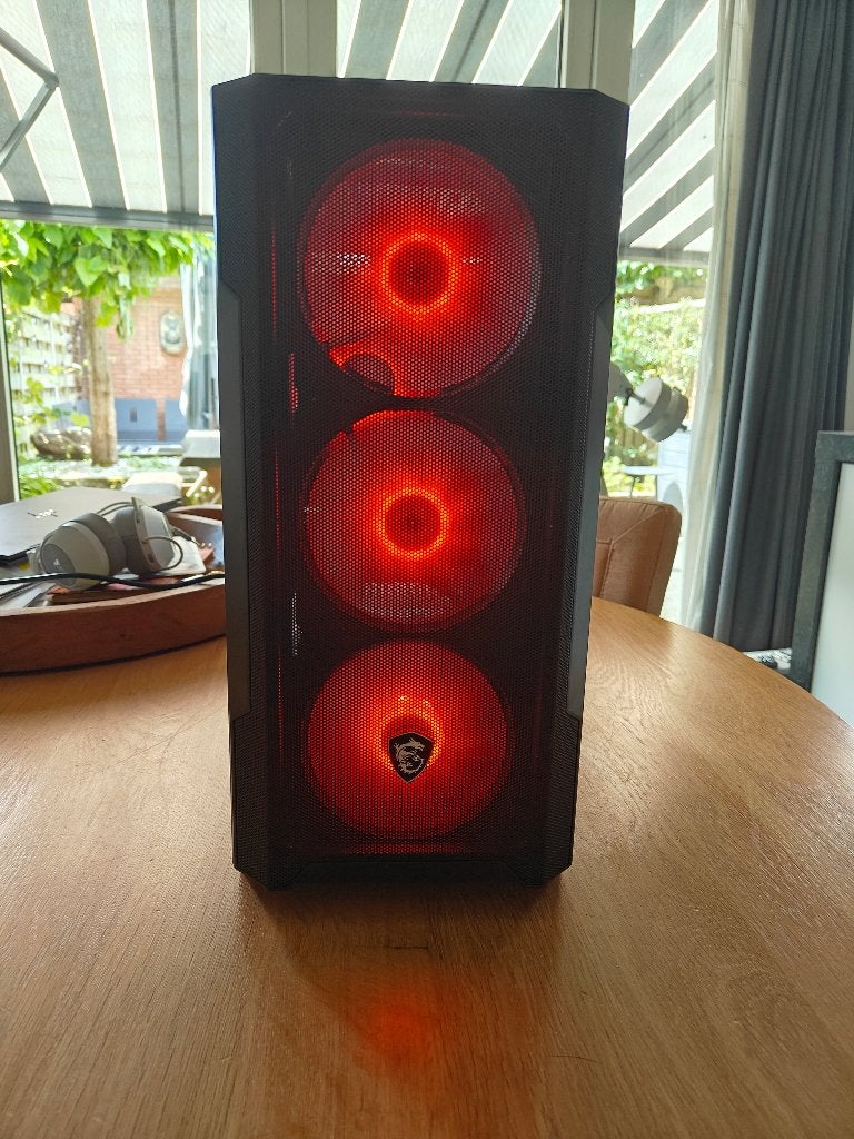 Krachtige game- en allround desktop PC (met bonus laptop), Computers en Software, Ophalen, Custom Build, Intel Core Ultra 5, Zo goed als nieuw