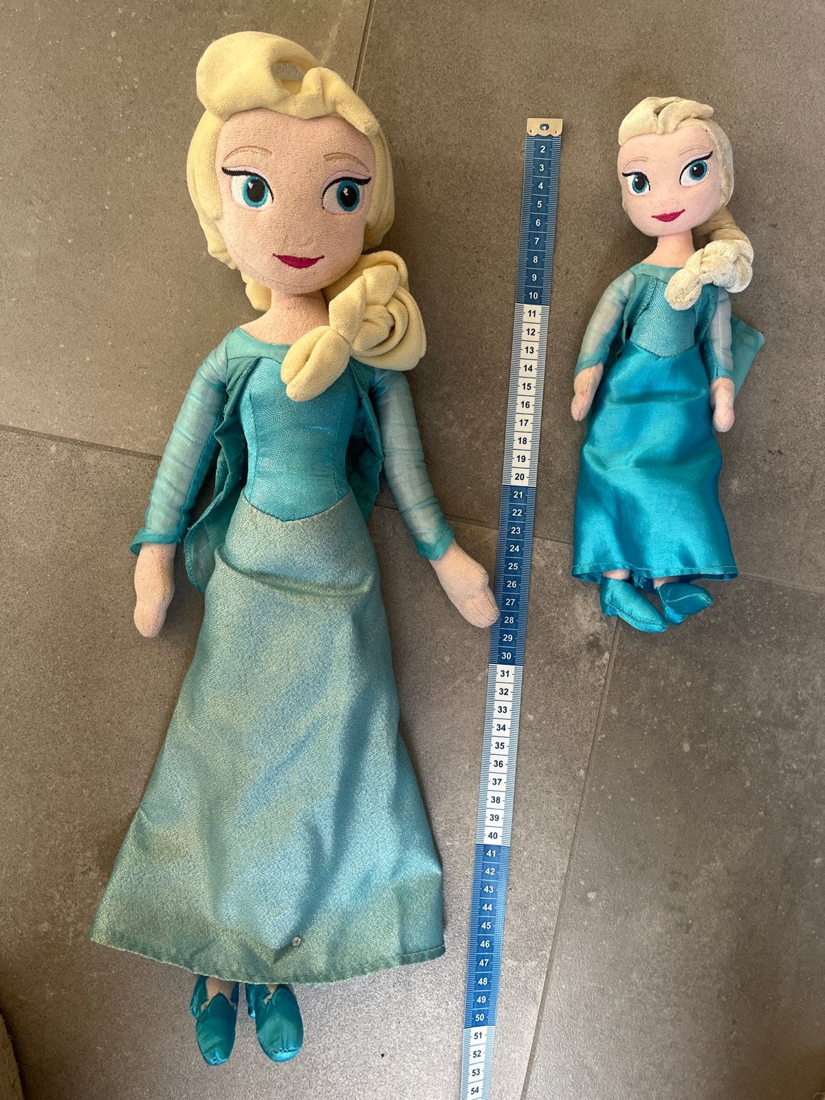 2 Elsa Frozen knuffelpoppen - Disney, Ophalen of Verzenden, Gebruikt, Overige typen
