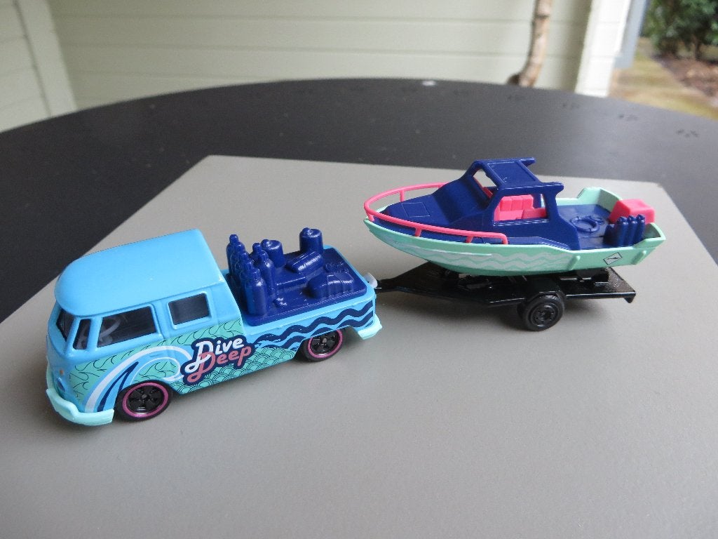 Majorette Volkswagen T1 Custom Pickup met Bootje op trailer, Ophalen of Verzenden, Zo goed als nieuw, Auto