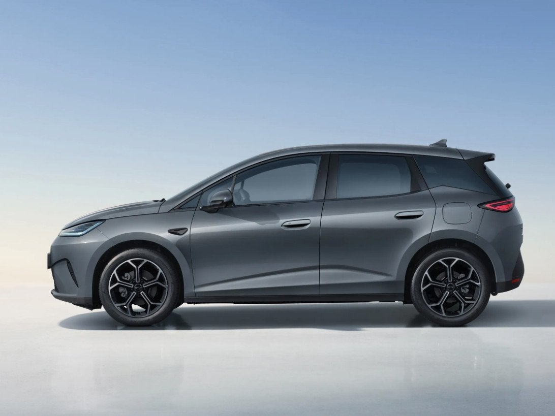 BYD DOLPHIN G 1.5L DM-i Comfort | 105km elektrisch | Panoram, Auto's, BYD, Dolphin, 4 cilinders, Leder en Stof, Plug-in hybride