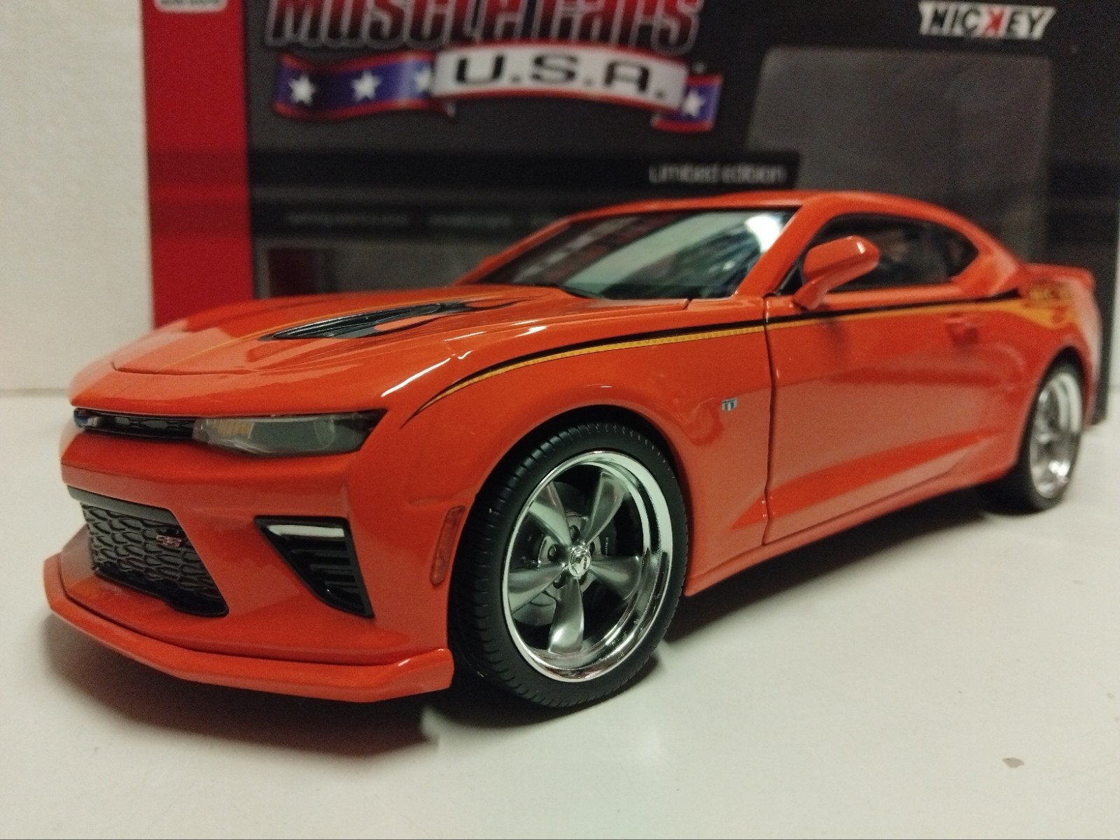 Chevrolet Nicky Duper Camaro orange Autoworld 1:18 KRD, Hobby en Vrije tijd, Ophalen of Verzenden, Zo goed als nieuw, Auto, ERTL
