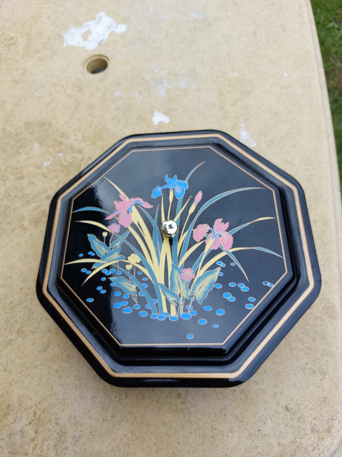 Vintage Japanse Lakdoos met Bloemenmotief op halen, Antiek en Kunst, Ophalen of Verzenden
