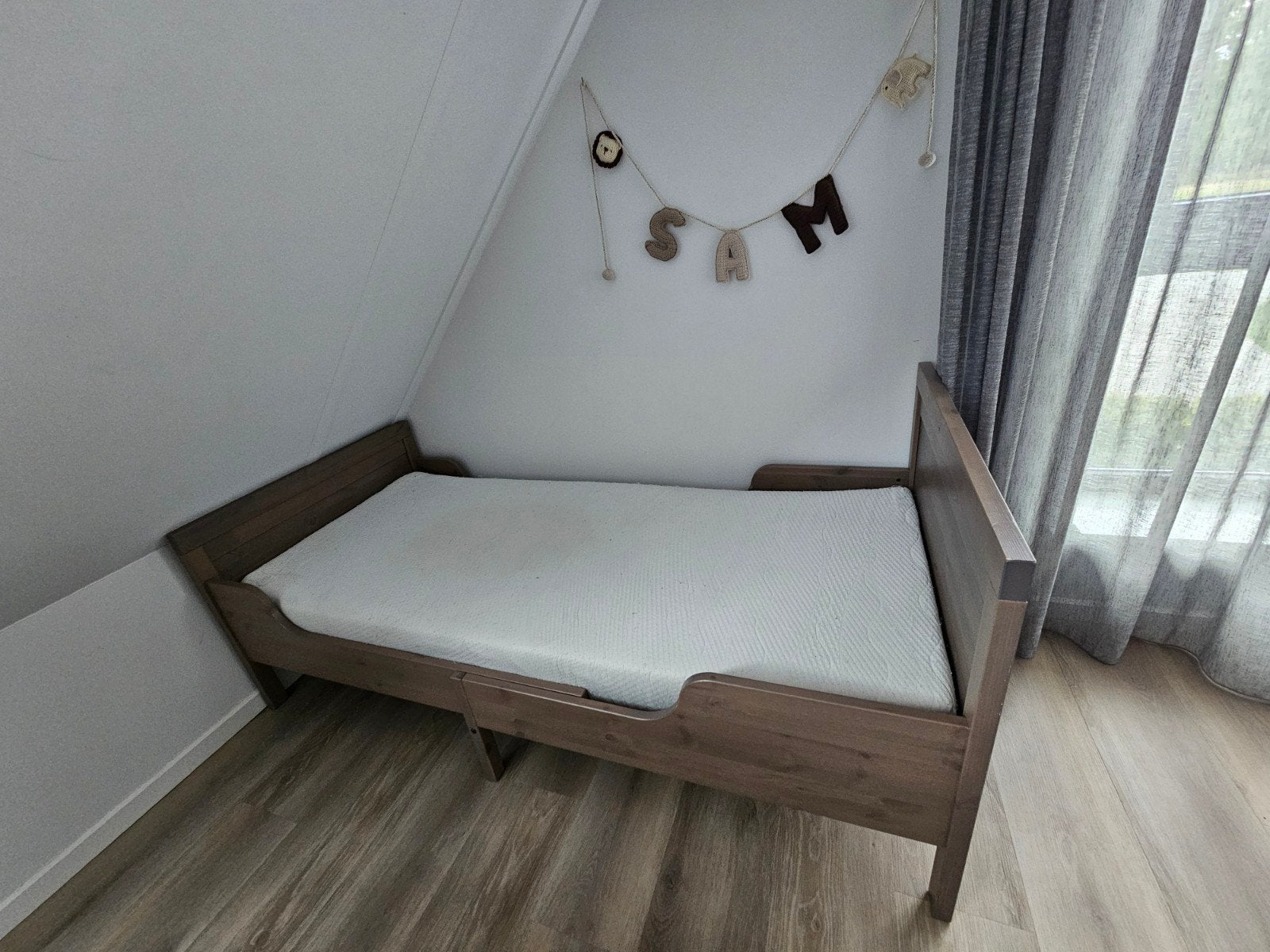 IKEA Uitschuifbaar Peuterbed met Matras (180 cm), Kinderen en Baby's, Kinderkamer | Bedden, Gebruikt, 70 tot 85 cm, 180 cm of meer