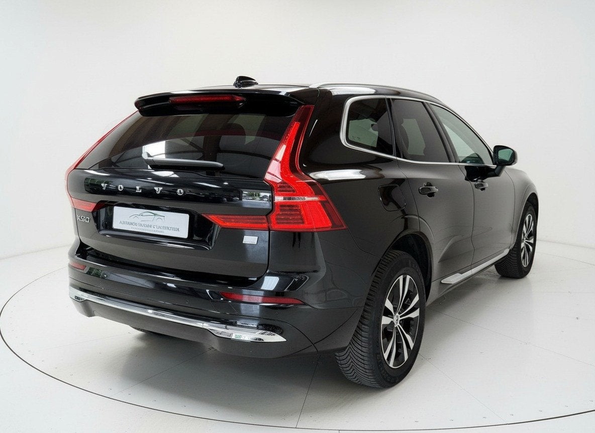 Volvo XC60 2.0 T6 Plug-in hybrid AWD Plus Bright - Panorama, Auto's, Automaat, Gebruikt, Zwart, 4 cilinders
