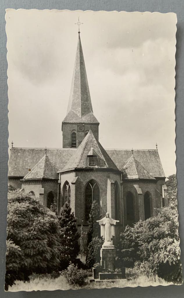 Beek-Montferland R.K. Kerk met H. Hart-beeld, Verzenden, 1940 tot 1960, Ongelopen, Gelderland