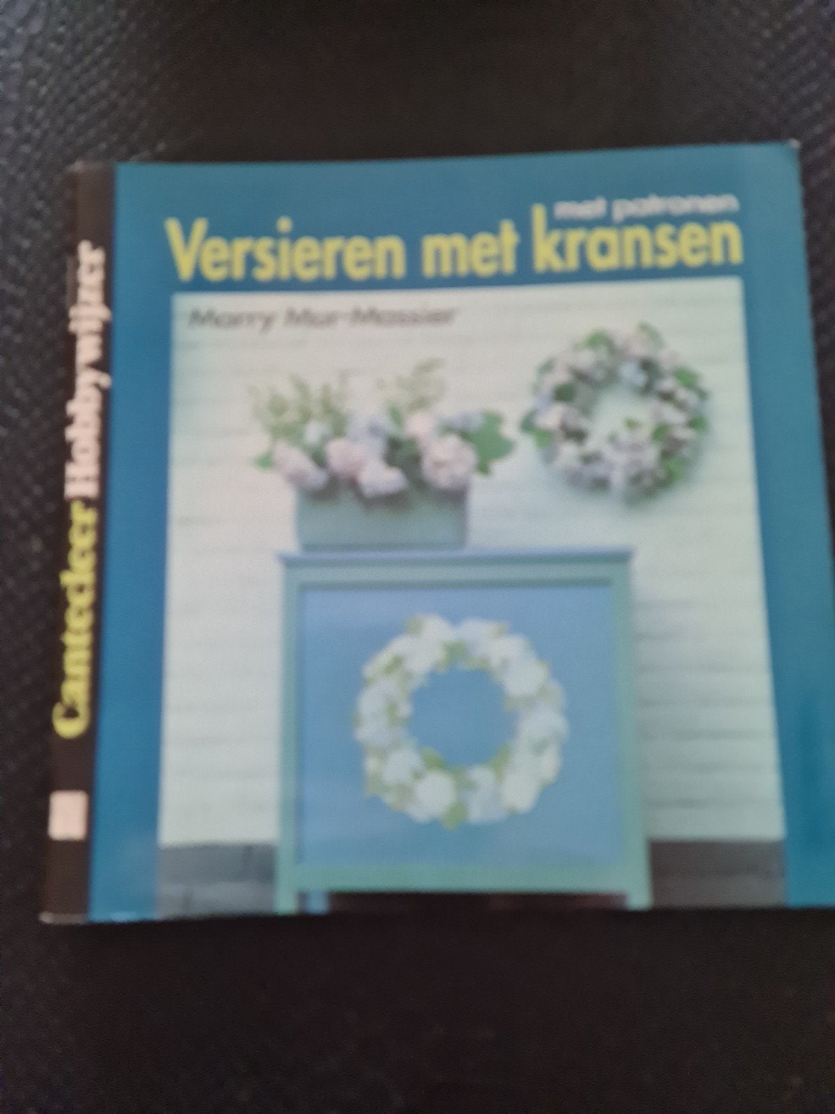 M. Mur-Massier - Versieren met kransen, Ophalen of Verzenden, Zo goed als nieuw, M. Mur-Massier