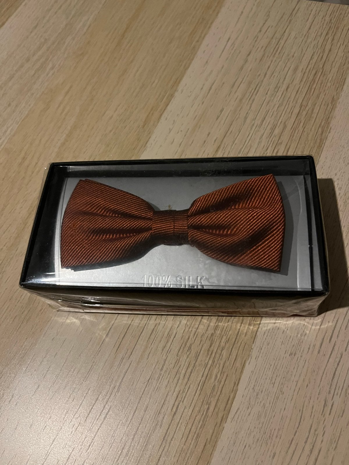 Bruine zijden vlinderdas - 100% zijde, Ophalen, Nieuw, Bruin, Effen