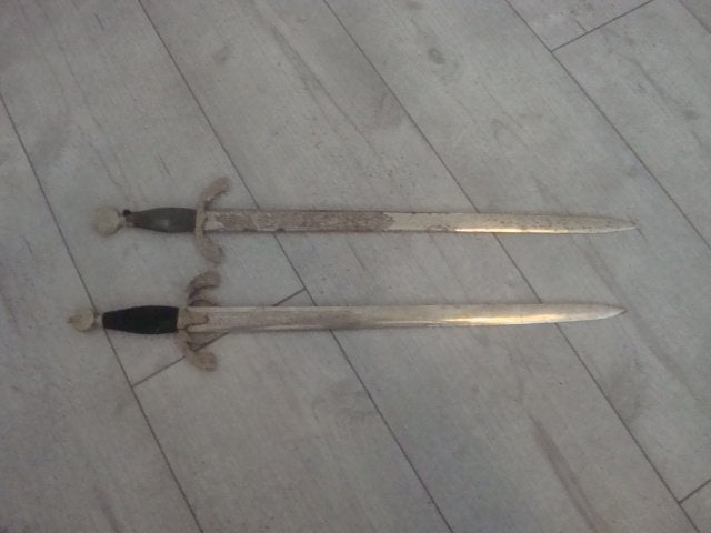 2 oude zwaarden bewerkt, Antiek en Kunst, Ophalen of Verzenden