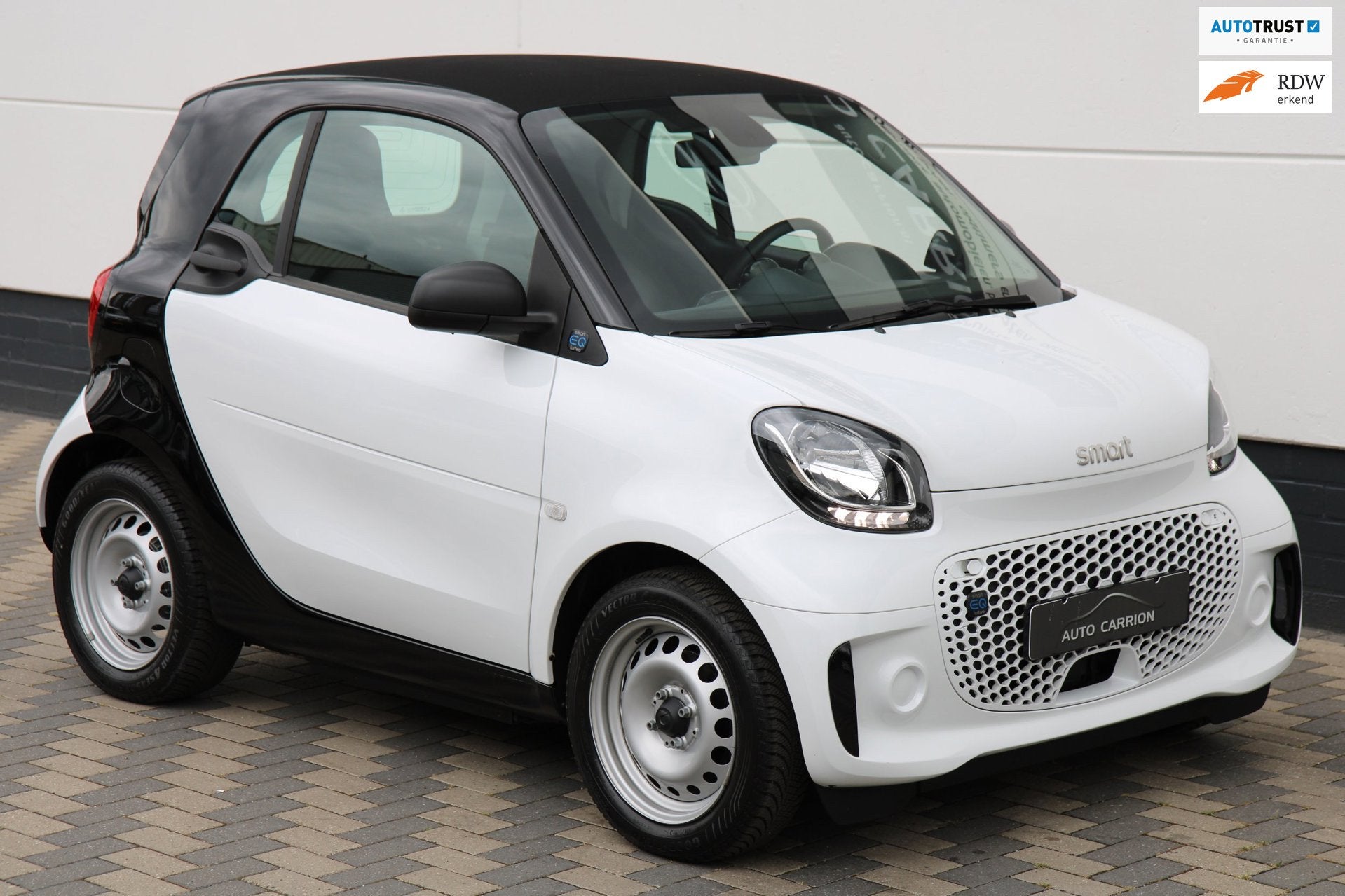 Smart Fortwo EQ Comfort 18 kWh Stoelverwarming Airco BTW !, Auto's, Smart, Automaat, Gebruikt, Zwart, Zwart