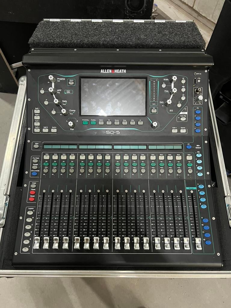 Allen & Heath SQ5, Muziek en Instrumenten, Mengpanelen, Ophalen, Zo goed als nieuw, 20 kanalen of meer, Microfooningang