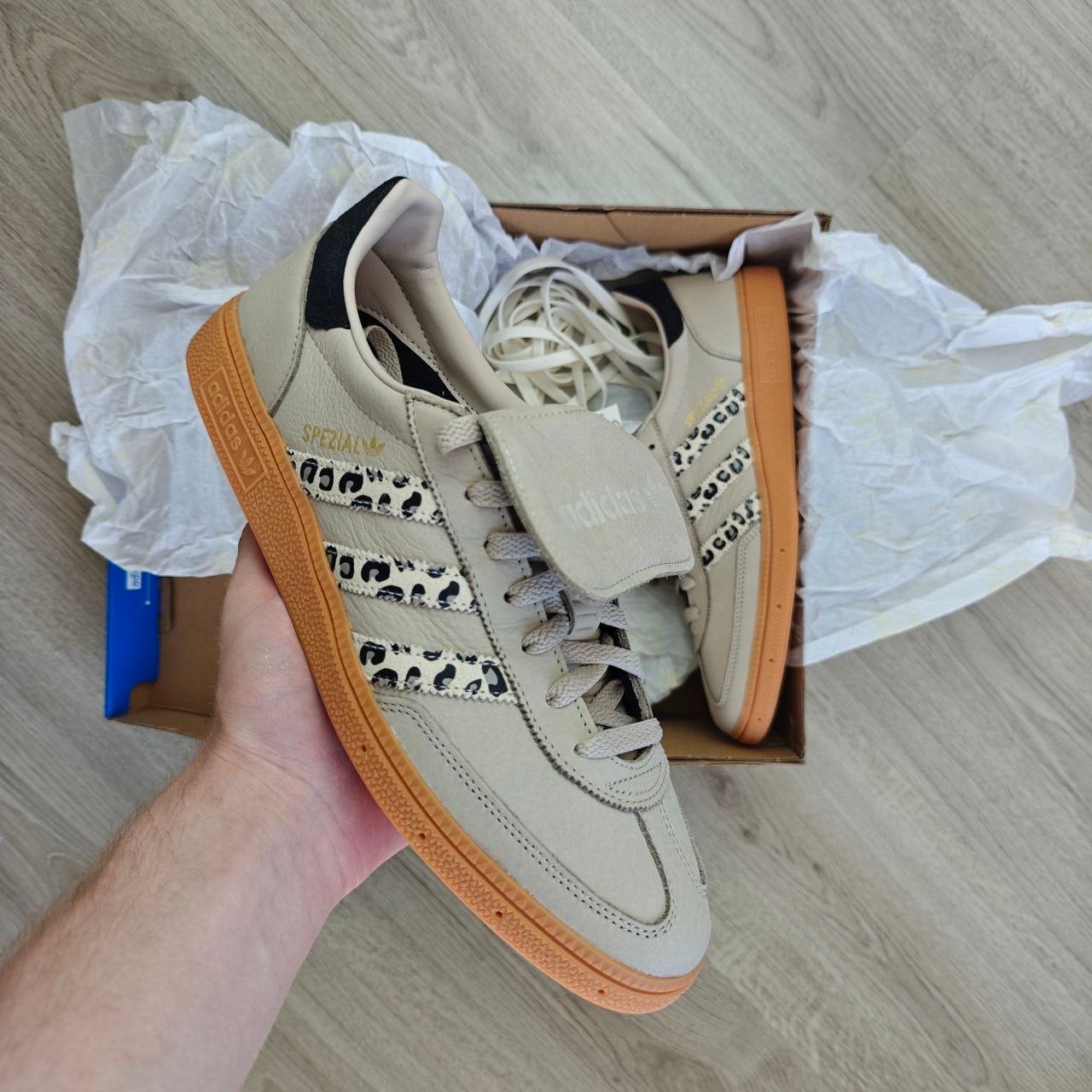 adidas Handball Spezial - EU 45 1/3 JR4881, Kleding | Heren, Overige kleuren, Verzenden, Nieuw, Sneakers of Gympen