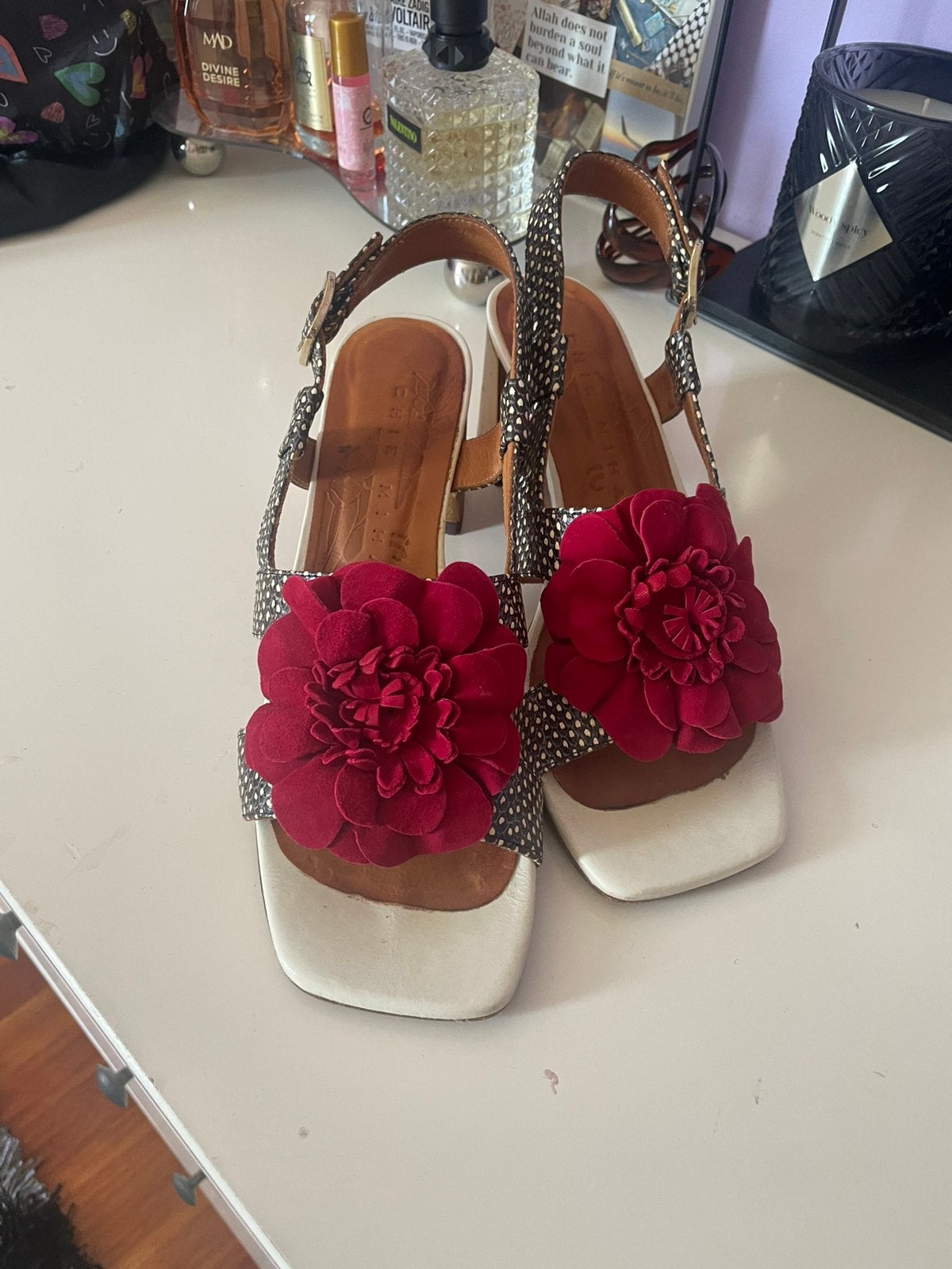 Chie mihara 38, Overige kleuren, Verzenden, Sandalen of Muiltjes, Zo goed als nieuw