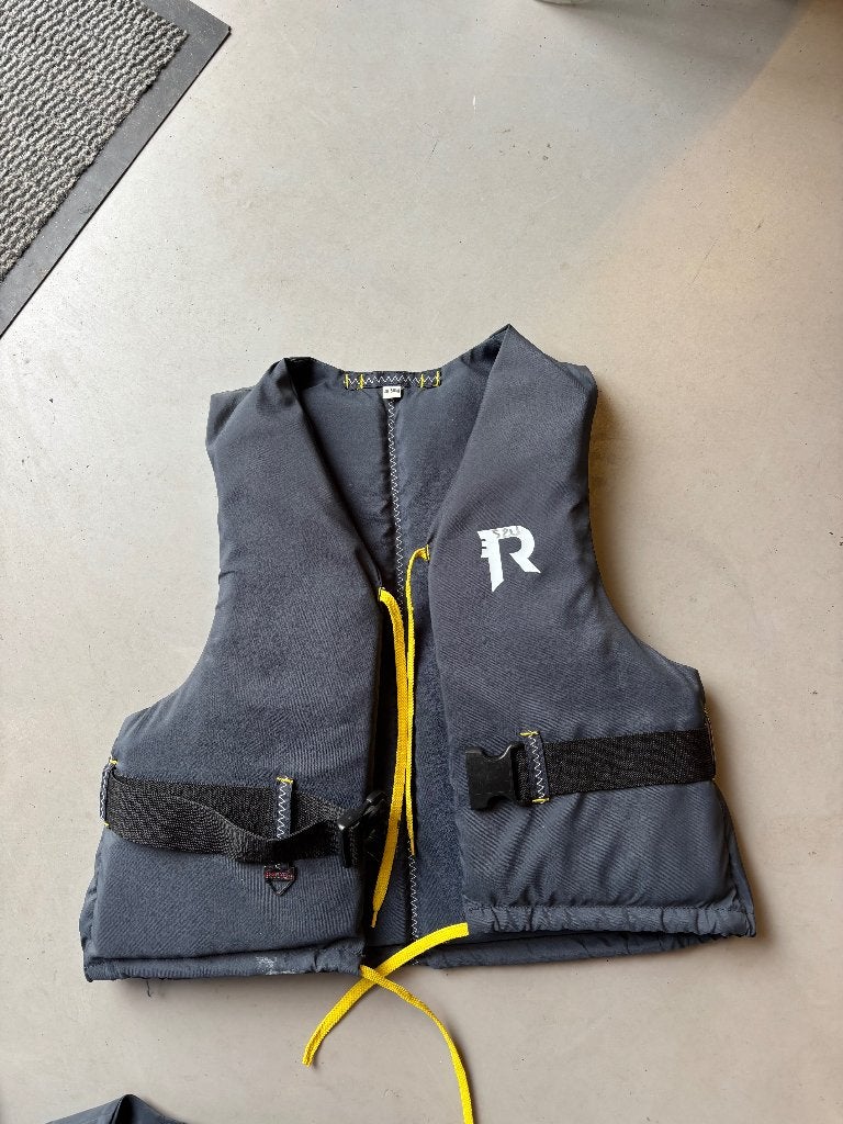 zwemvest 50-70kg regatta, Info@allpa.nl, Gebruikt, Rietgraaf 6 oosterhout, Alla