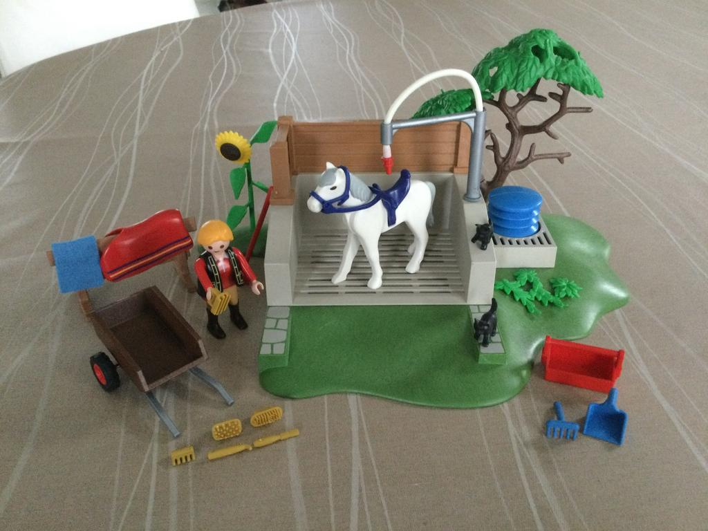 Playmobil wasplaats voor paarden, Ophalen of Verzenden, Zo goed als nieuw