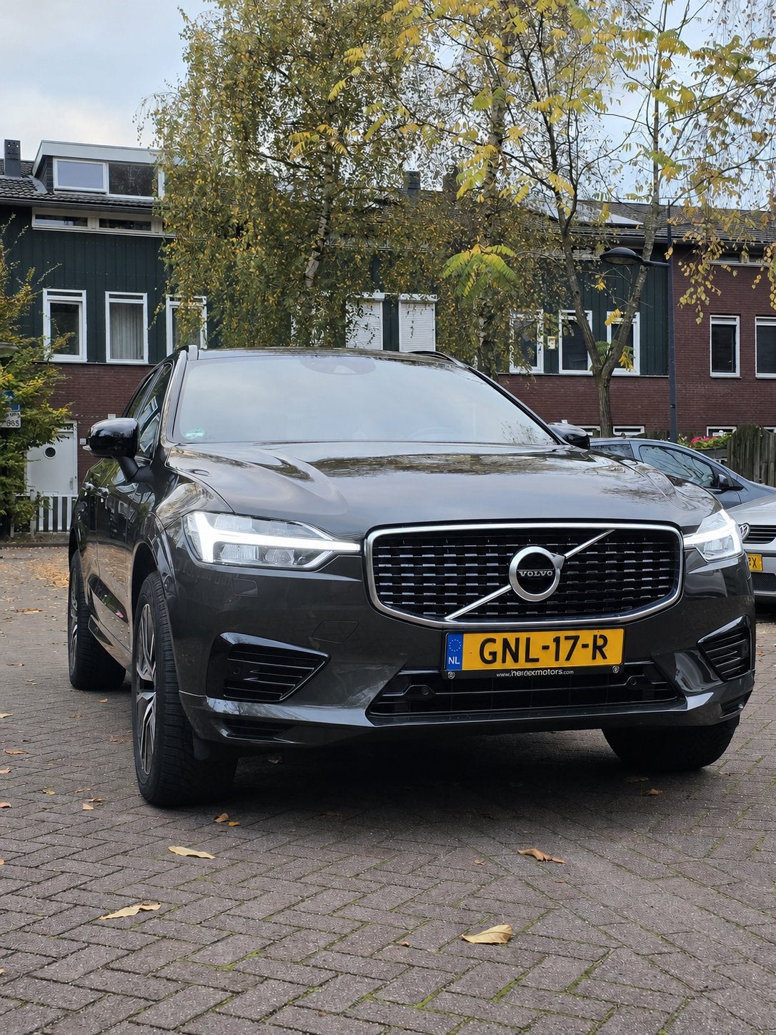 Volvo XC60 T8 Twin Engine R-design 390pk AWD 2020 Grijs, Auto's, Volvo, Automaat, Zwart, 1969 cc, XC60
