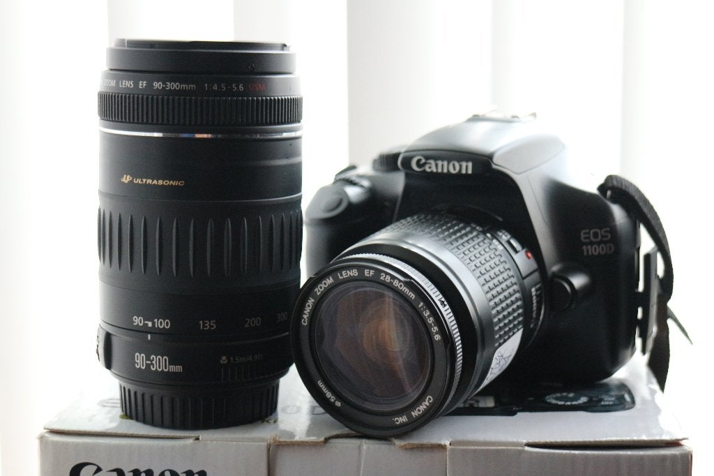 Canon 1100D 745clicks! 2 Canon lenzen HD video + fototas, Ophalen, Spiegelreflex, Canon, Zo goed als nieuw