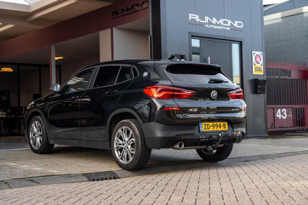 BMW X2 sDrive18i Automaat |Navigatie full map |Cruise contro, Gebruikt, Zwart, LED verlichting, 3 cilinders