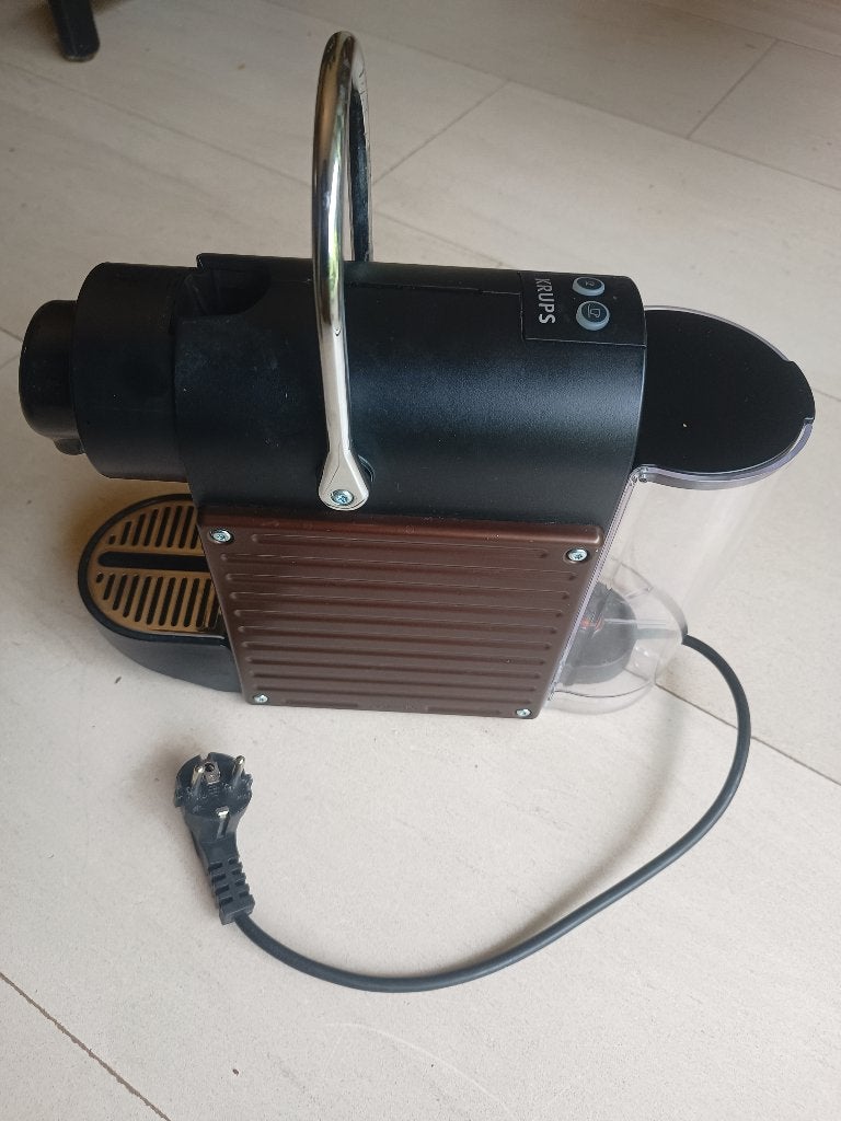 Krups Pixie voor Nespresso cups, Witgoed en Apparatuur, Koffiezetapparaten, Gebruikt, Koffiepads en cups, Koffiemachine, 1 kopje
