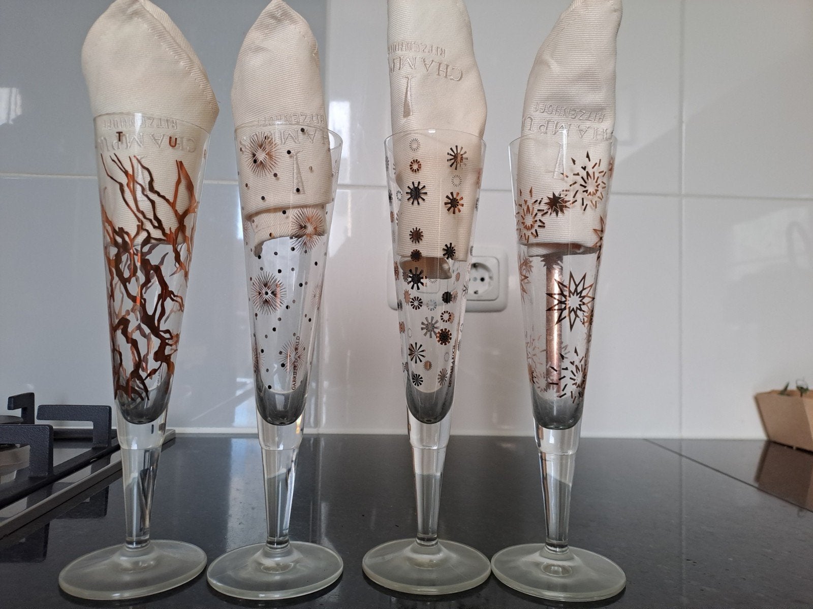 champagne glazen met servet, Verzamelen, Ophalen, Zo goed als nieuw, Overige typen