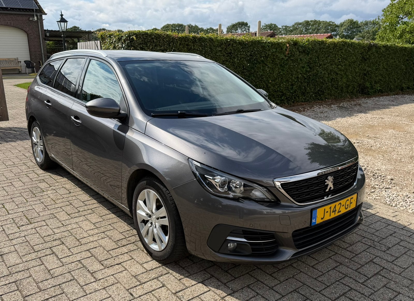 Peugeot 308 SW 1.2 Puretech Blue Lease Executive | PANODAK, Voorwielaandrijving, Navigatiesysteem, Stof, Zwart