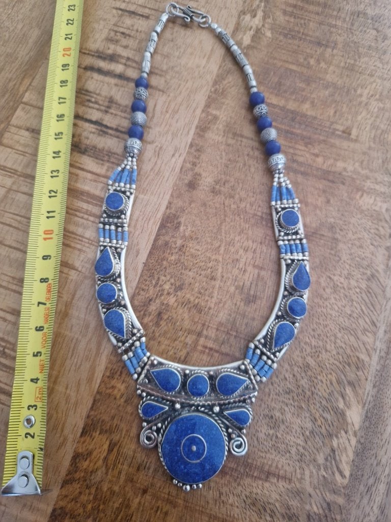 Tibetaanse ketting met lapis lazuli., Sieraden, Tassen en Uiterlijk, Ophalen of Verzenden, Zilver, Ketting, Met edelsteen